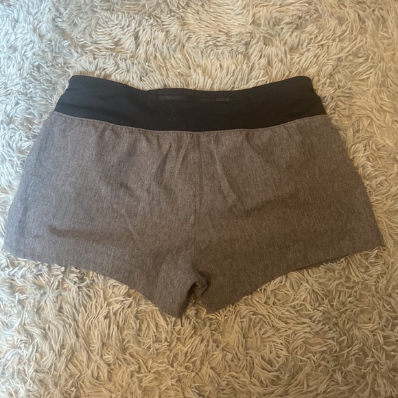 Gap fit athletic shorts size small - Picture 2 of 3